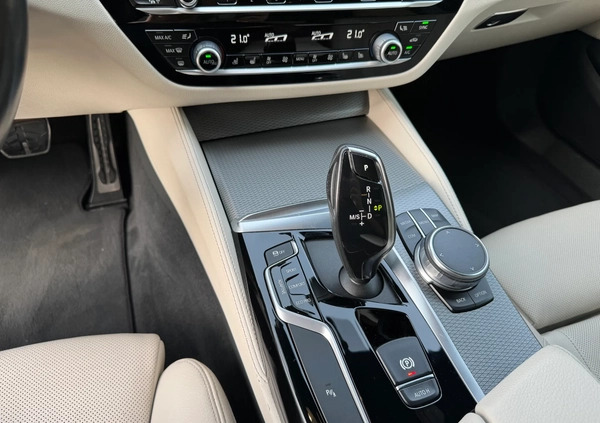 BMW Seria 5 cena 144900 przebieg: 146000, rok produkcji 2018 z Łańcut małe 172